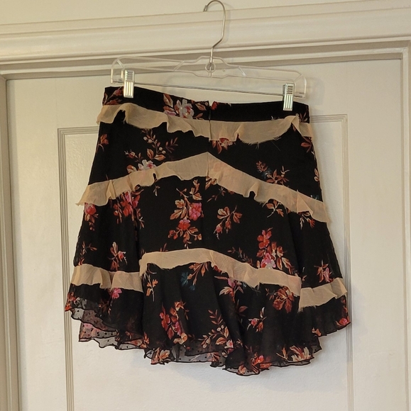 ASOS Design skirt, size 8 - Picture 2 of 3